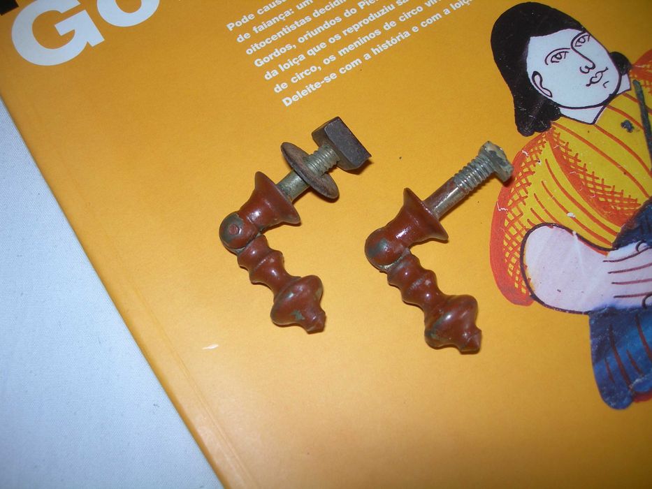 Puxadores metal. ( Brinco).