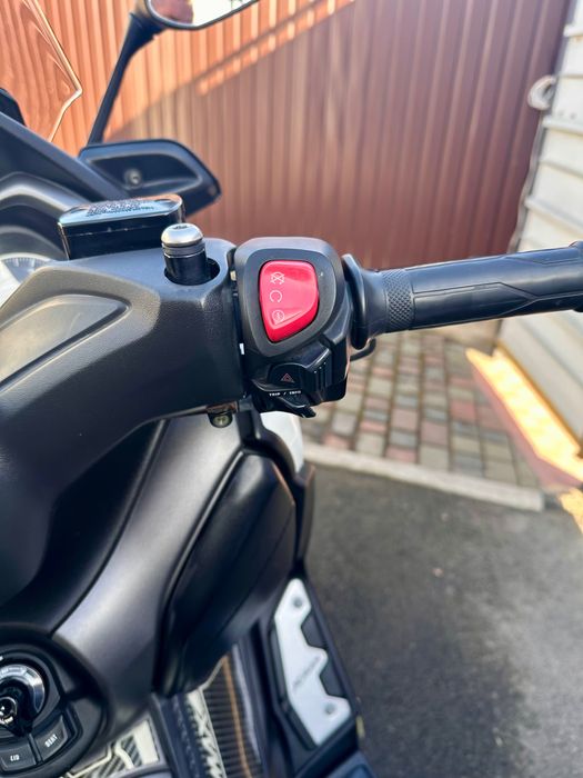 Yamaha X-Max 250 ABS TCS з Японії