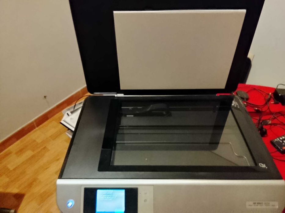 Multifunções hp Envy 5530.