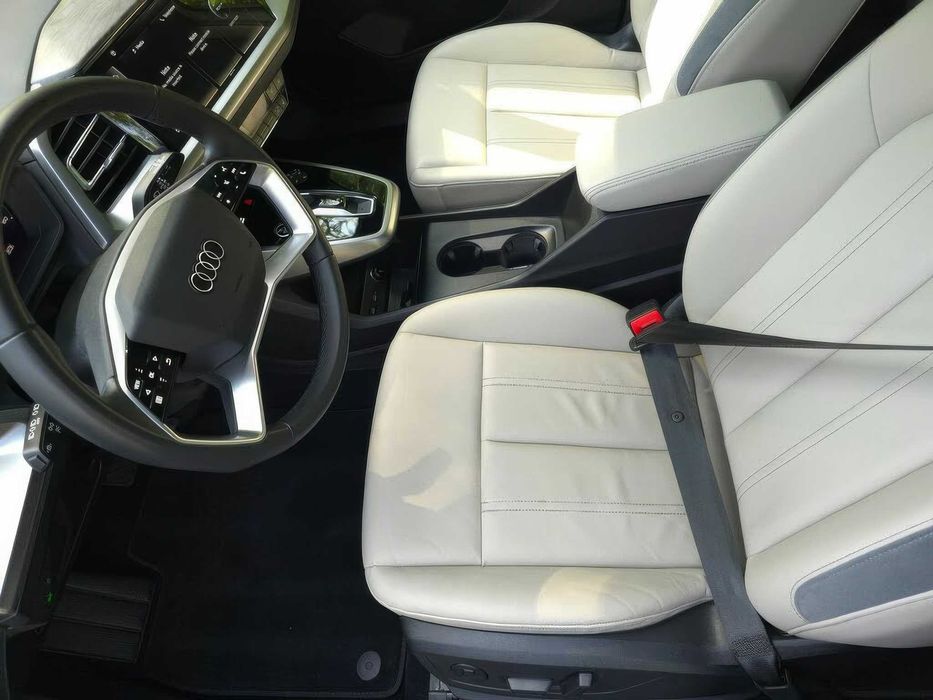 Audi Q4 e-tron quattro Premium 55      2024