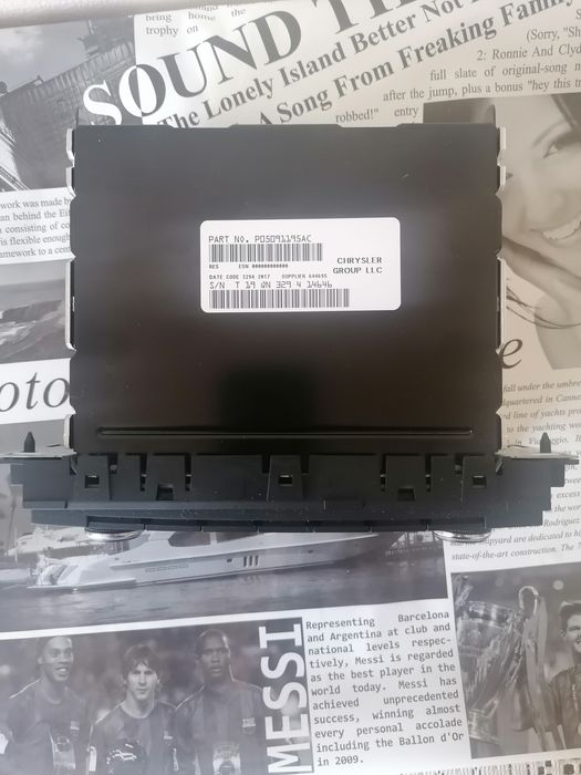 Продам штатну автомагнітолу  з Jeep Patriot