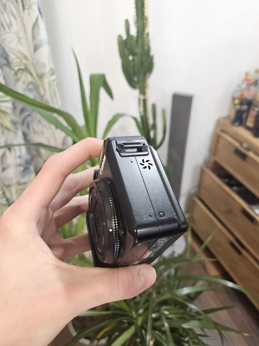 Canon PowerShot G10 – stan dobry, torba i ładowarka