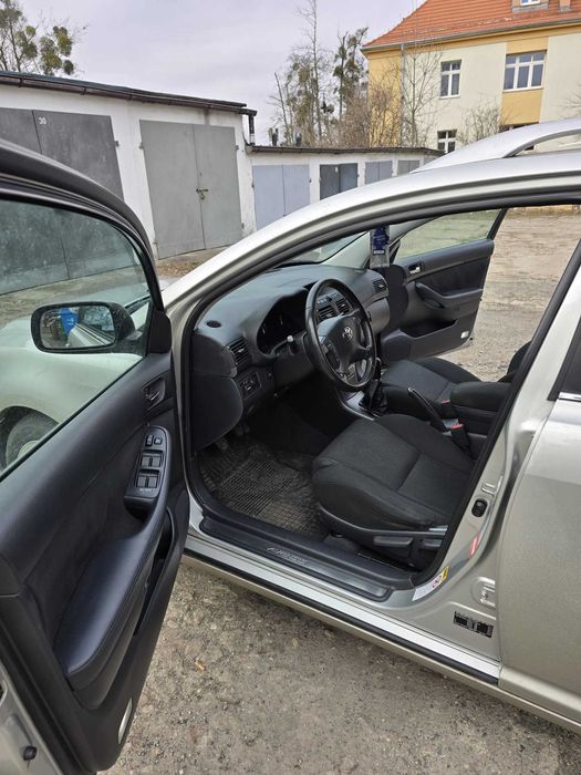 toyota avensis t25 1,8 vvt-i 129km