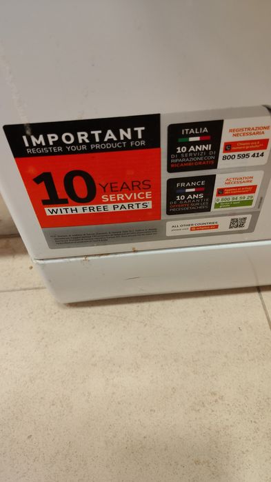 Máquina de lavar roupa Ariston Hotpoint 1400rpm, 8kg ano 2025
