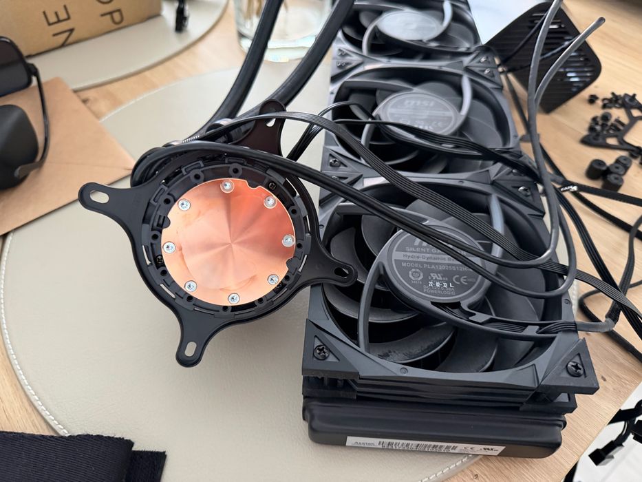 MSI MEG CoreLiquid S360