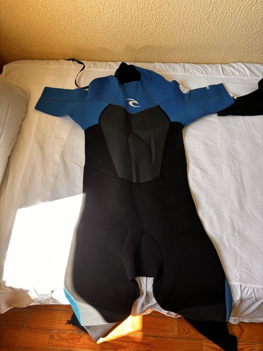 Vendo 2 fatos surf ( negociavel )