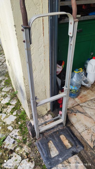 Monta cargas novo 20eur.