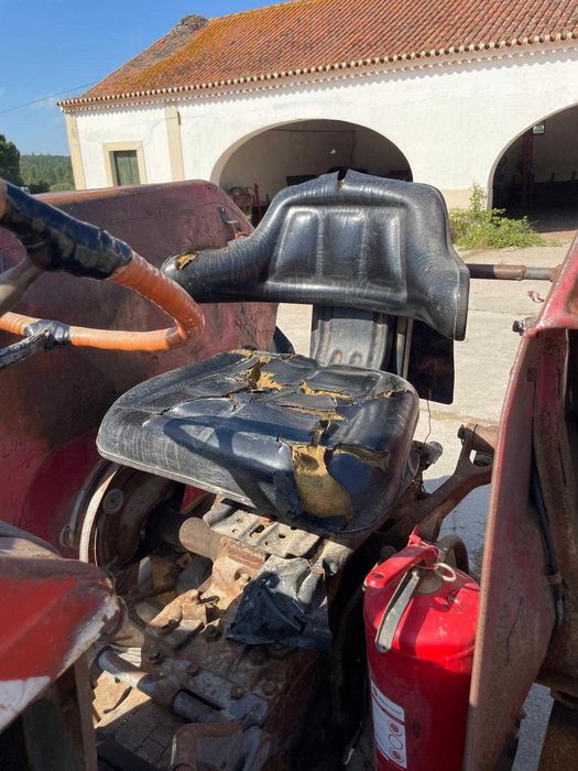 Massey-Fergunson 165