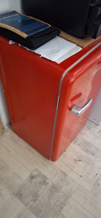 Czerwona lodówka  retro
