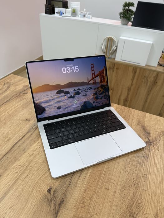 Як новий Macbook 14 M5 16/512Gb, МАГАЗИН