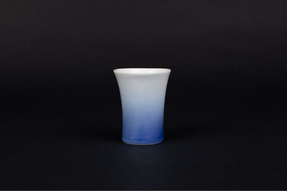 Bing & Grondahl Kopenhaga B&G wazonik ciemiernik Dania porcelana