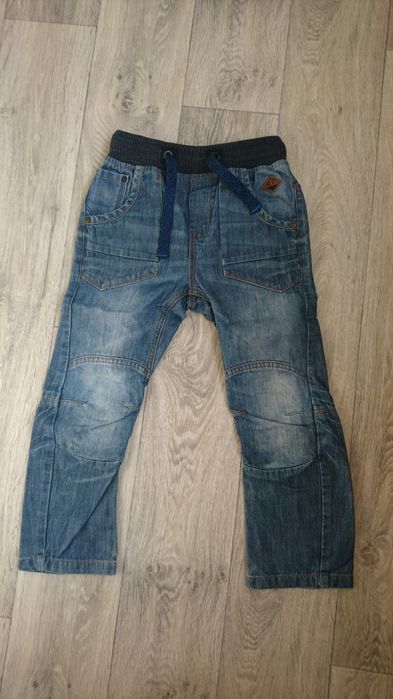 Джинсы  NEXT    детские  7лет.