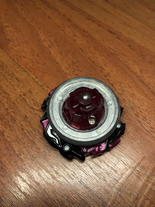 Вживаний Бейблейд (Beyblade)