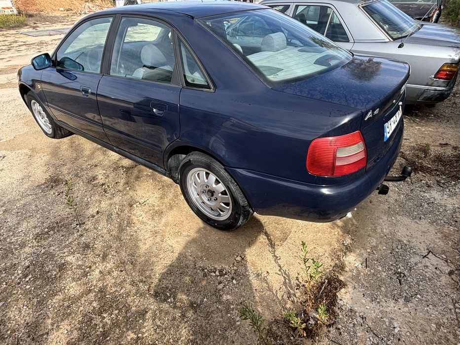 Audi A4 1.9 TDI documentos em Dia