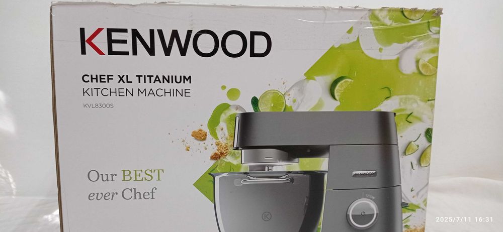 Кухонна машина Kenwood Chef XL Titanium KVL8300S — БЕЗ ДОД. НАСАДОК
