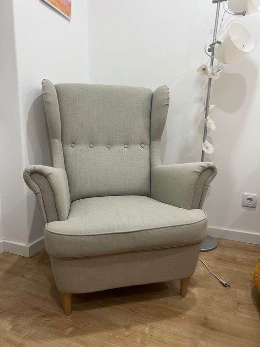 Poltrona cinza IKEA