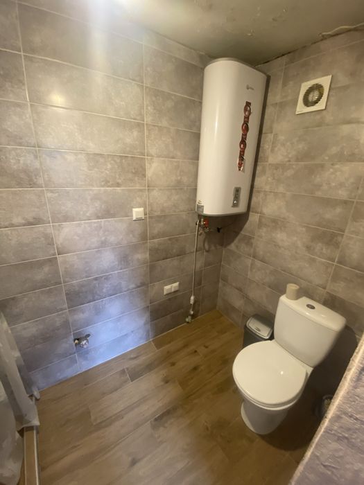 Продам пол Дома в городе