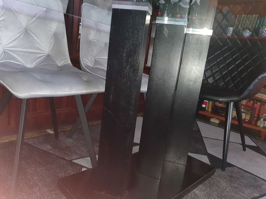 STÓŁ szklany na postumencie i meblościanka z lat 80-tych