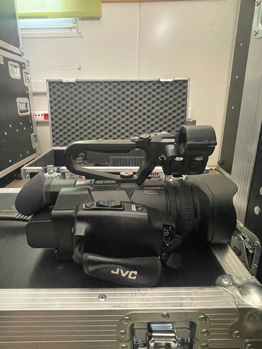 Kamera cyfrowa JVC GY-HM200E