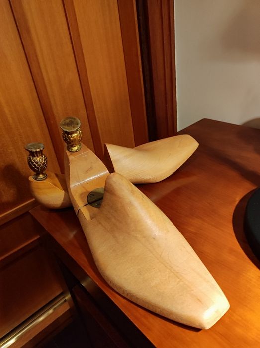 Antigas formas de sapatos em madeira