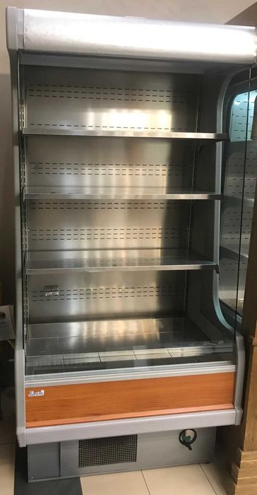 Пристінний холодильний регал. 108х210 см.