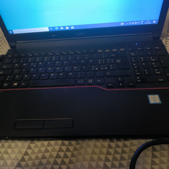 Ноутбук Fujitsu (Lifebook)