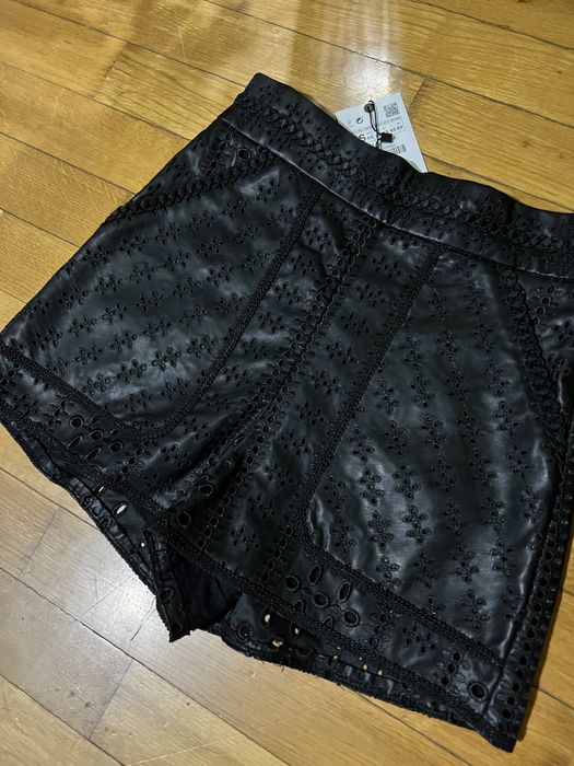 Кожаные шорты zara