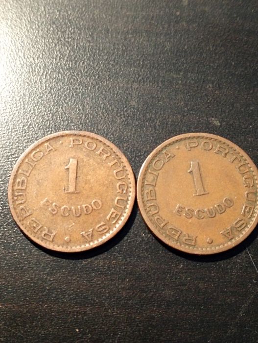 2 moedas de 1 escudo	Moçambique	 - Bronze - 1957 e 1962 - Soberbas