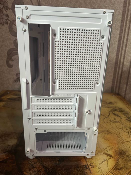Корпус акваріум для ПК загартоване скло білий mATX mini-ITX
