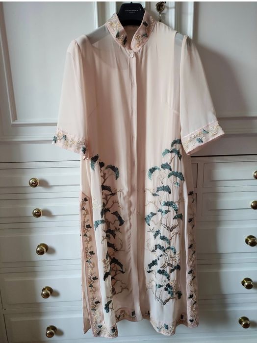 Conjunto Elegante de Duas Peças com Bordados Florais Exclusivos
