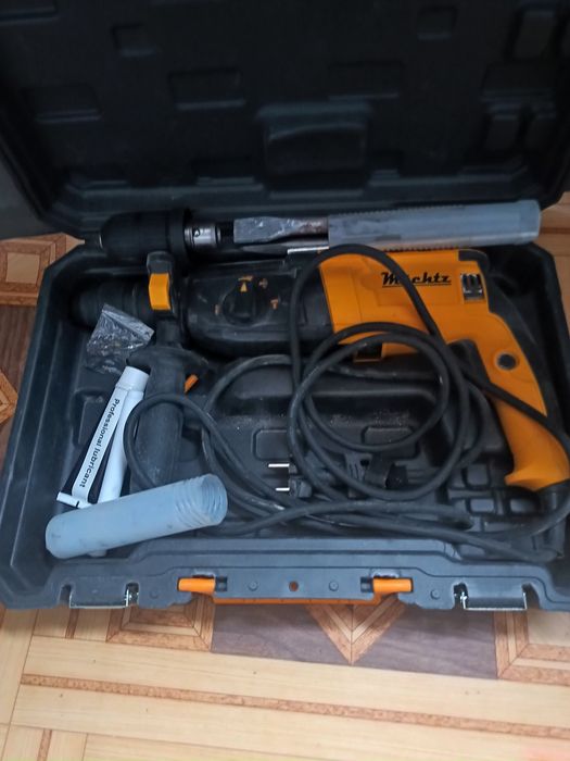 Продам рабочий перфоратор