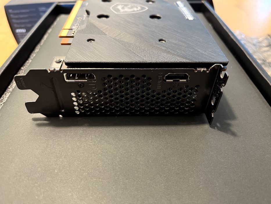 AMD Radeon RX 6500 XT 4GB – Excelente Estado