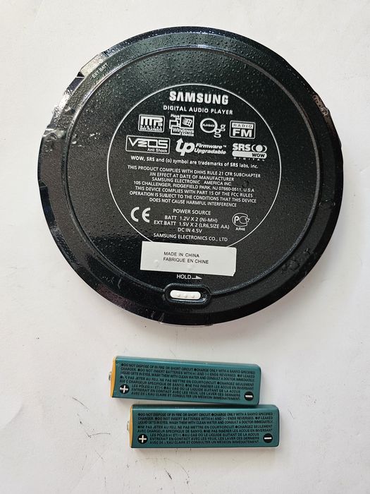 CD Плеєр Samsung CD YEPP MCD-CM600B Не Робочий Батарейки Sanyo Жвачка