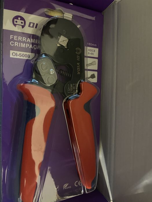 Alicate de cravar terminais inclui 1200 terminais