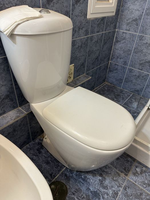 Conjunto Completo de WC – Sanita, Bidé, Lavatório e Espelho