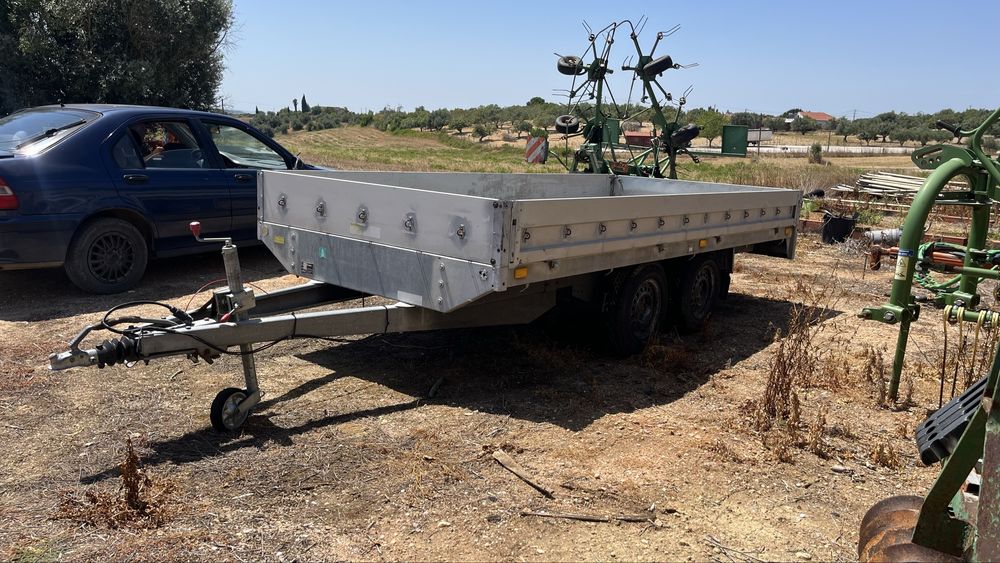 Atrelado reboque Saris 2700kg