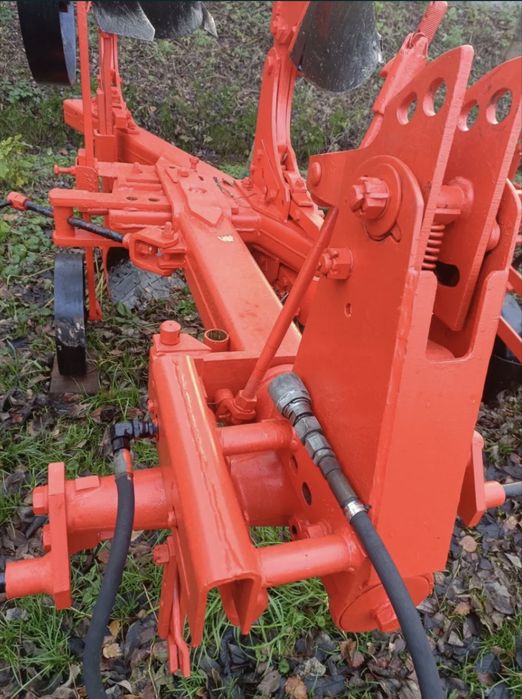 Плуг лемкен 2/35 оборотний