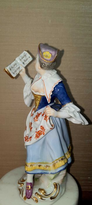 Статуэтка "Певица "из серии Galante Kapelle Meissen F. E. Meyer