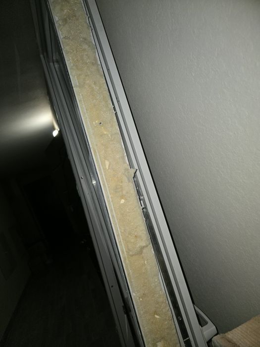 Металопластикова балконна дверь з рамою