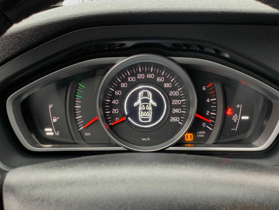 Volvo V40 2014 1.6 дизель