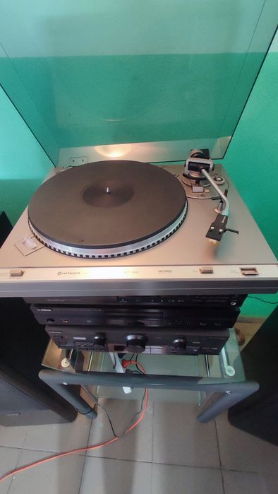 Gramofon Hitachi HT356