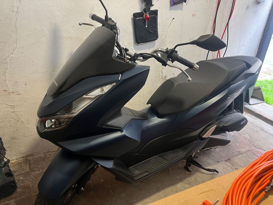Honda PCX Sprzedam skuter Honda 2024. Przebieg 260 km!