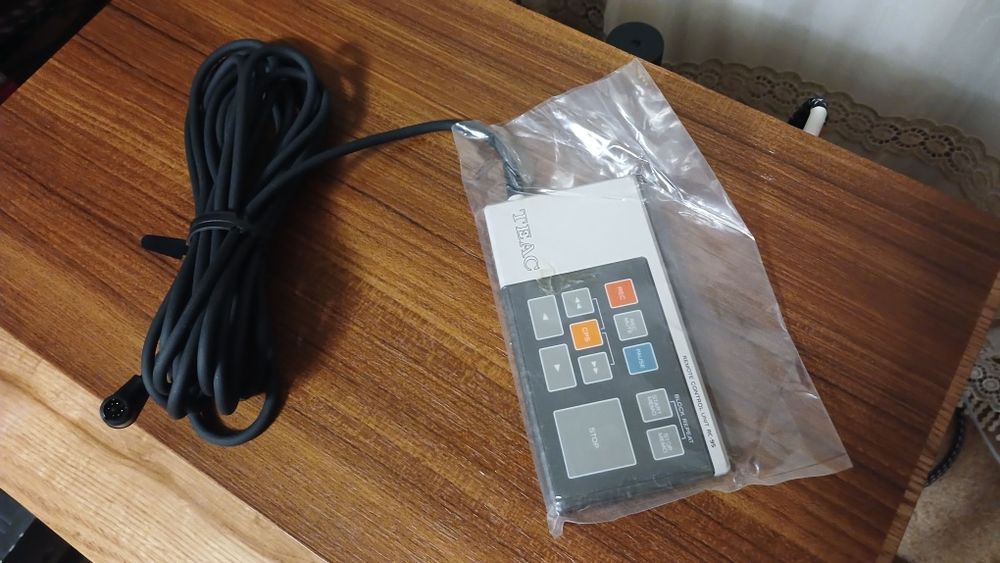 Касетна дека  в дуже доброму стані Teac v-95rx.