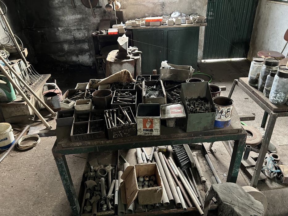 Recheio de oficina de serralharia