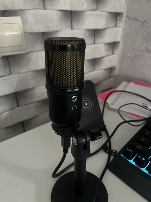 Mikrofon defender na USB