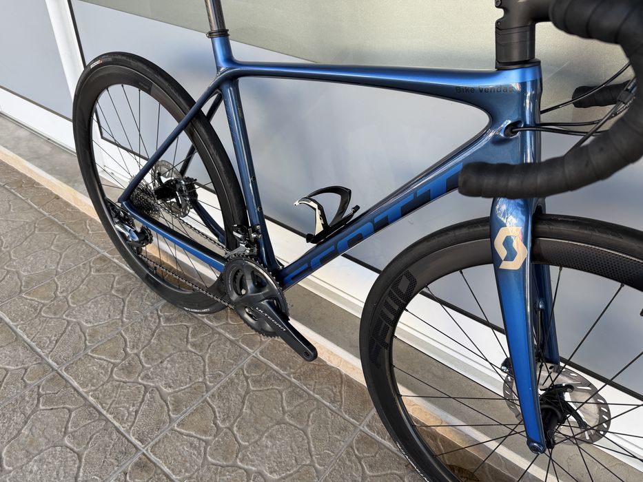 Bicicleta Scott c/rodas em carbono - Disco