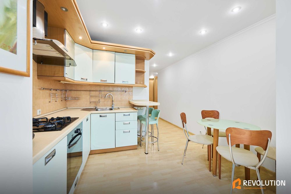 Без комісії. Продаж 3к квартири 81.1м2, вул. Соловцова 3 Печерський р-н, єВідновлення
