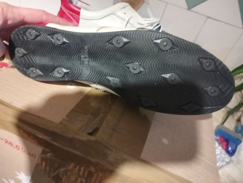 Чоловіче шкіряне спортивне взуття