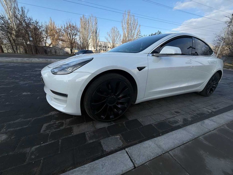 Tesla 3 2019 performance