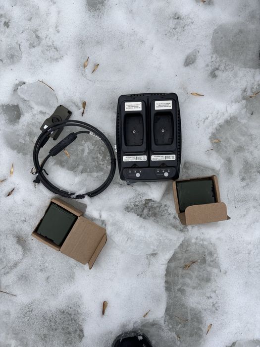 Продам зарядний пристрій Harris